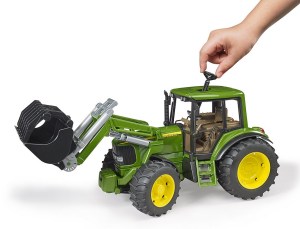 02052-john-deere-sa-prednjim-utovarivacem-bruder-05