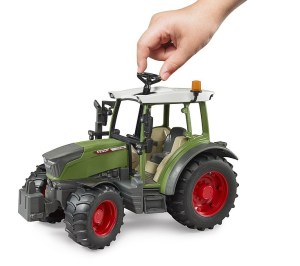 02180-fendt-vario-211-traktor-bruder-03