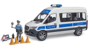 02683-mercedes-sprinter-kombi-sa-policajcem-01