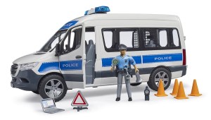 02683-mercedes-sprinter-kombi-sa-policajcem-02