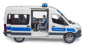 02683-mercedes-sprinter-kombi-sa-policajcem-03